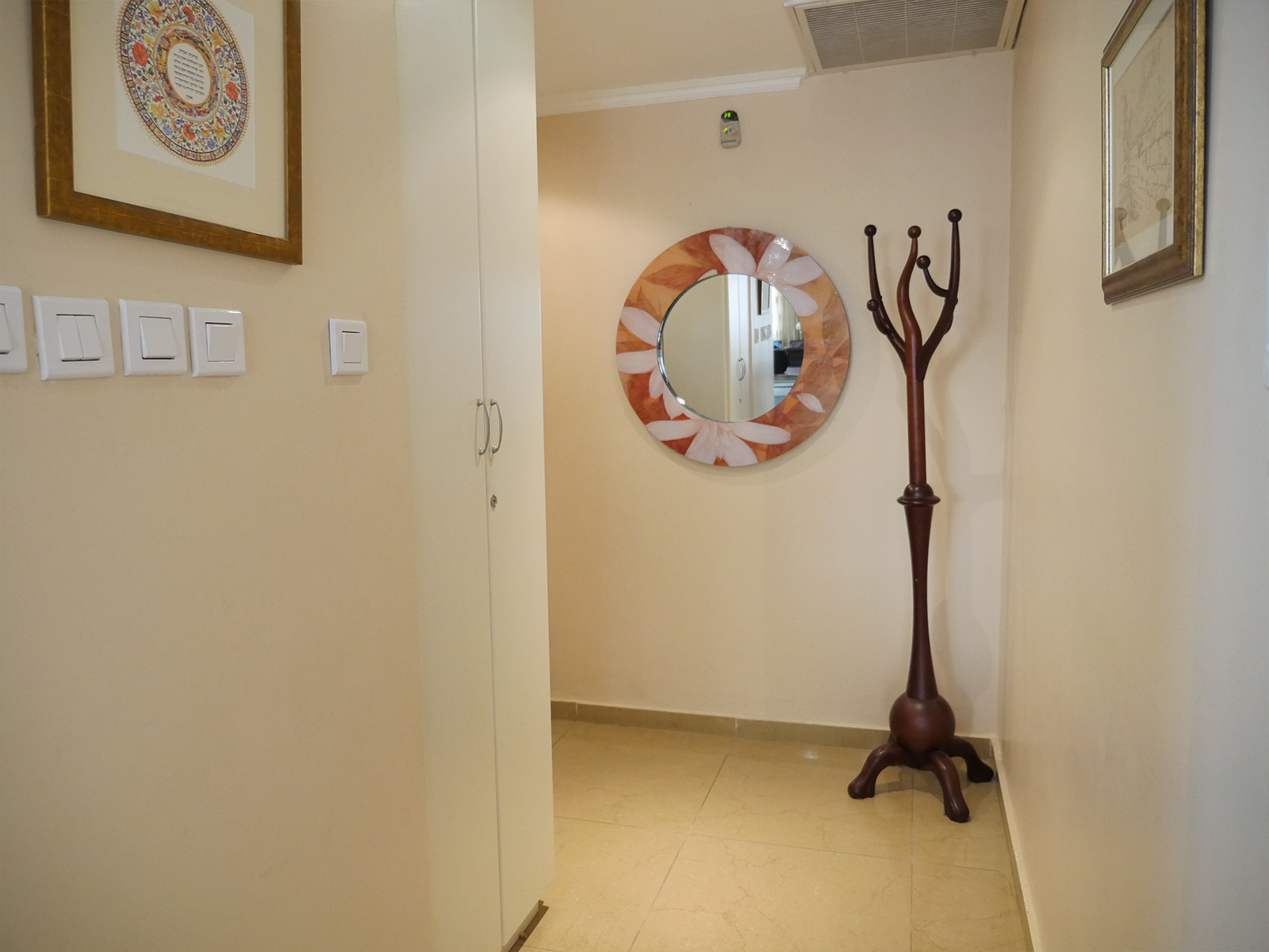 Living room photograph